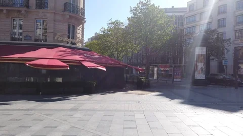 Paris Lock-down - Les Champs-elysées under covid19 (Coronavirus) Stock Footage 127483581