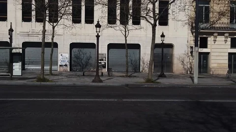 Paris Lock-down - Les Champs-elysées under covid19 (Coronavirus) Stock Footage 127483606