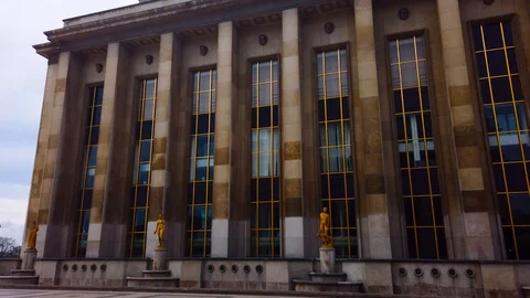 Paris Lock-down - Tour eiffel under covid19 / Coronavirus 스톡 동영상 127748214