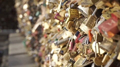 Paris love bridge with many locks. 動画素材 104675129