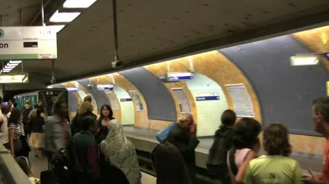 Paris metro 10 Vídeo Stock 282827