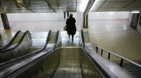 Paris metro 39. Stock Footage 998250