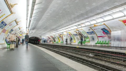 Paris Metro platform timelapse. It is the one of the largest underground system Stock Footage 142151930