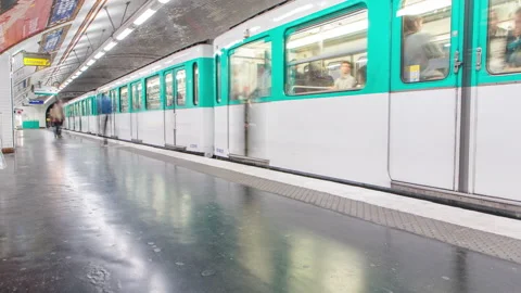 Paris Metro platform timelapse. It is the one of the largest underground system Stock Footage 142152504
