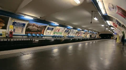 Paris metro. Train arriving. Stock Footage 11649728