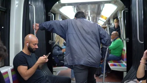 Paris Metro train wagon 動画素材 114592631