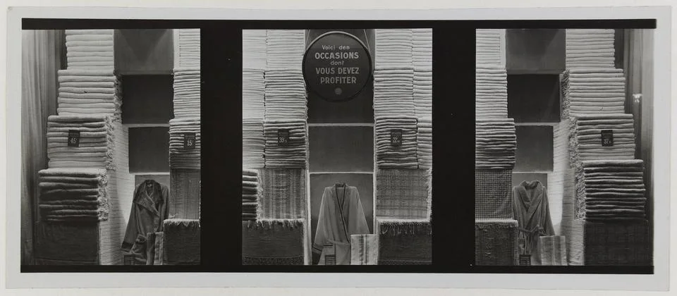 Paris Museums, Showcase with tissue columns, Spring store, Boulevard Haussmann, 写真素材