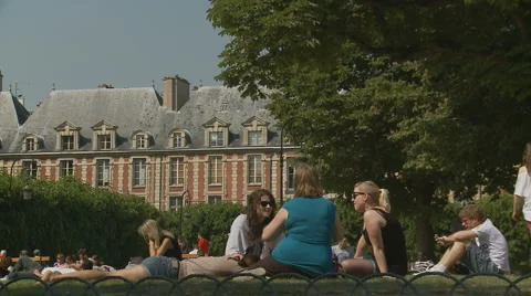 Paris park in May - 2 Stock Footage 4865415