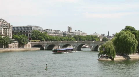 Paris, Pont Neuf Stock Footage 47014442