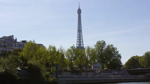 PARIS RIVERCRUISE EIFFEL TOWER 스톡 동영상 94710262