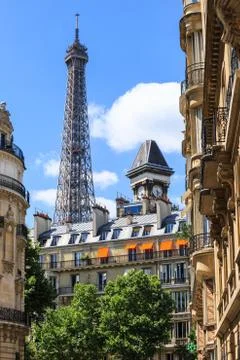 Paris rooftops against a backdrop of Eiffel Tower Foto stock