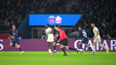 Paris Saint-Germain (PSG) VS LOSC - Ligue 1 (2026) 動画素材 340537866