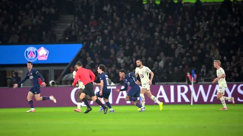 Paris Saint-Germain (PSG) VS LOSC - Ligue 1 (2026) 動画素材 340537909