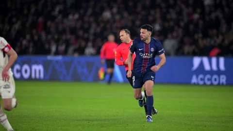 Paris Saint-Germain (PSG) VS LOSC - Ligue 1 (2026) Stock Footage 340538605