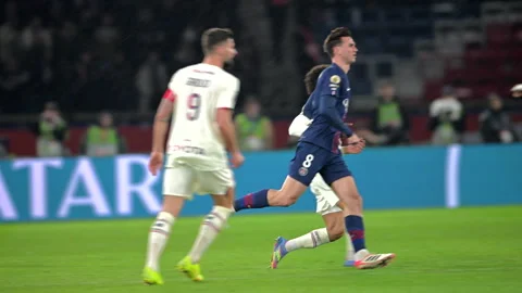 Paris Saint-Germain (PSG) VS LOSC - Ligue 1 (2026) Stock-Footage 340538636