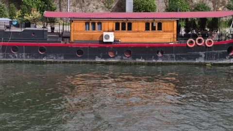 Paris Seine River Flowing Barge Moored Quay Calm Water France Vidéo 336571819