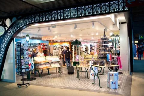 PARIS - SEPTEMBER 5TH: Duty free at Charle de gaulle airport on September the Stock Photos
