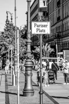 Paris Square called Pariser Platz in Berlin - BERLIN / GERMANY - SEPTEMBER 2, Fotos de archivo