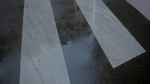 Paris under the rain Video stock 228676536