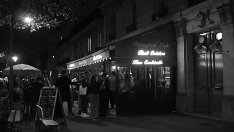 Parisian cafe at night. Video stock 161058205