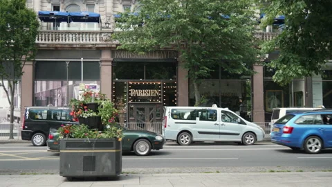 Parisien Cafe, Belfast Stock Footage 200791024