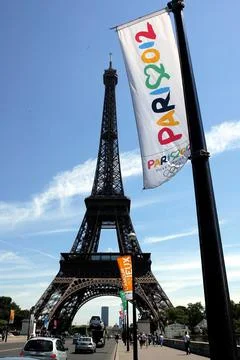 Paris's Open Support For The 2012 Olympic Bid Has Already Got Underway With Flag 스톡 사진