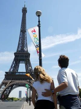 Paris's Open Support For The 2012 Olympic Bid Has Already Got Underway With Flag Foto stock