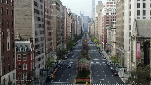 Park Avenue Empty during Coronavirus, NYC, April 2020 Video stock 129212045