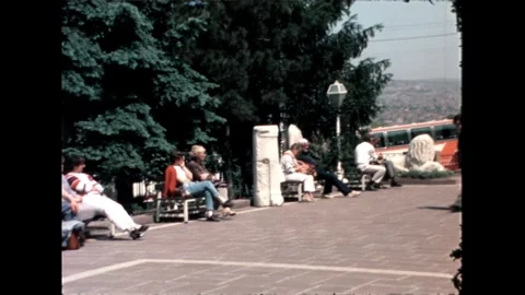 Park Bench Visitors Video stock 278100889