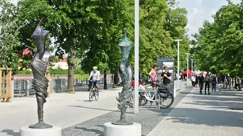 Park in the city Video stock 89860305