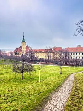 Park With Distant City View Stock-Fotos
