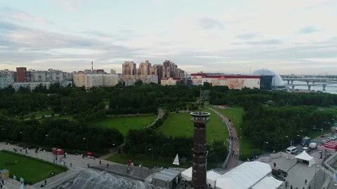 Park in the middle of the city Video stock 102088267