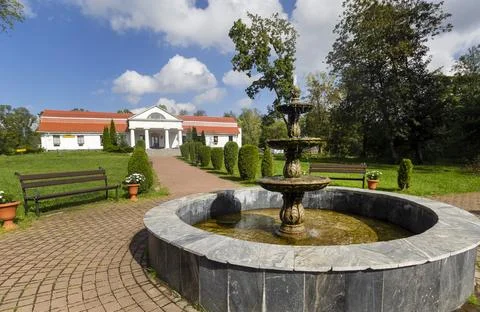 Park-museum of interactive history of Sula, Lensky's estate with a fountain.. Stock Photos