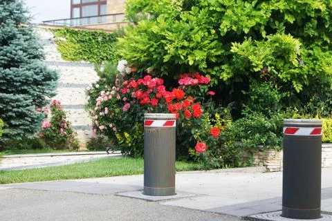 Parking automatic lifting bollards Stock-Fotos