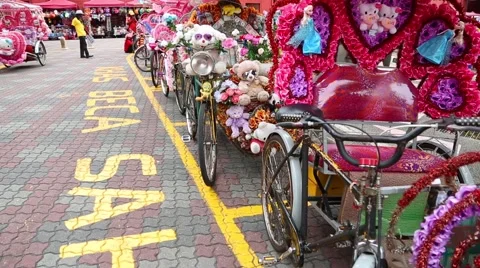 Parking rickshaws on the  Dutch Square in Malacca. Stock-Footage 49362609