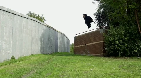 Parkour wall jump Stock Footage 22664793