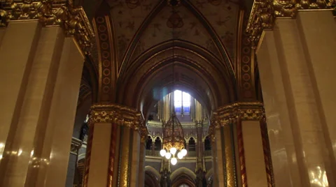 PARLIAMENT BUDAPEST INSIDE 6 VIEW TO DOMED HALL TOURISTS LS TILT DOWN 스톡 동영상 39415059