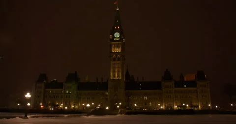 Parliment Buidling on a Winter Night Vidéo 65529675