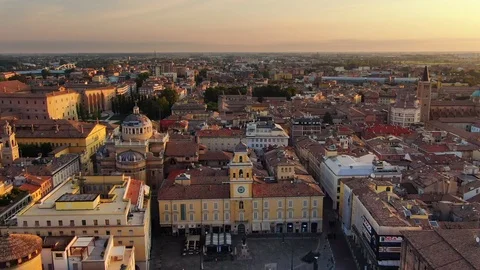 Parma aerial view fly over garibaldi monument Stock-Footage 114654391