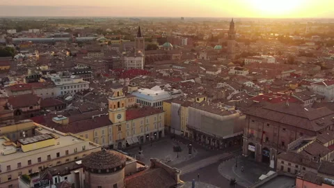 Parma city centre aerial view drone flying orbit garibaldi main square Vidéo 157811264