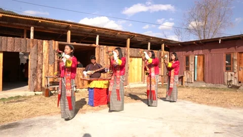 Paro, Bhutan - February 3, 2022: Traditional Bhutanese dance show Vidéo 220190953