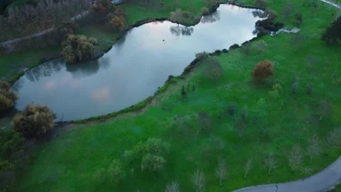 Parque da Paz Lake in Almada, Portugal Video stock 145937829