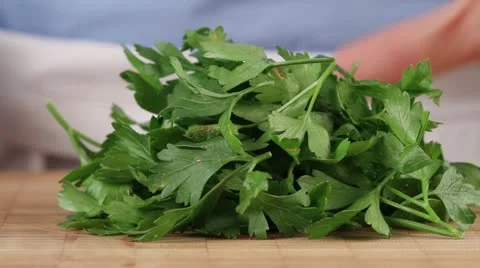 Parsley being chopping (close-up) Stock-Footage 24672797