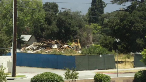 Part 3 time lapse of a Pasadena, California house being completely demolished Stock Footage 148929685