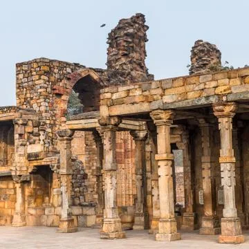Part of the Qutb complex (Qutub),  an array of monuments and buildings at Meh Fotos de archivo