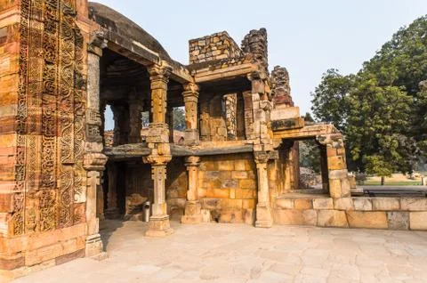 Part of the Qutb complex (Qutub),  an array of monuments and buildings at Meh Fotos de archivo