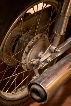 Partial close-up of the engine of an old motorcycle Stockfoto's