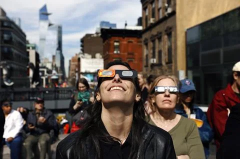 Partial solar eclipse in New York City, USA - 08 Apr 2024 Fotos Stock