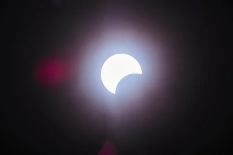 Partial Solar Eclipse Phenomenon in Spiceland, Indiana - Celestial View Fotos de archivo