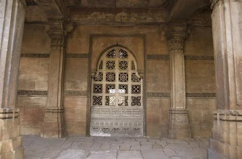Partial view of Sarkhej Roza, mosque and tomb complex. Makarba, Ahmedabad,... Foto stock